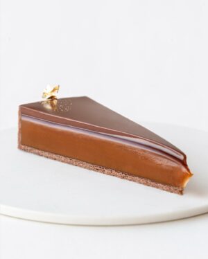 Maja Vase Instagram - Soft and chewy caramel chocolate tart ✨ RECIPE to you 🏷️👇🏻 Drop a heart, if you like it ❤️ 

COCOA SHORTCRUST
120 g all-purpose flour
20 g almond flour
10 g cocoa powder
50 g powdered sugar
75 g cold butter
1 pinch of salt
1/2 egg

SALTED CARAMEL
180 ml heavy cream
180 g caster sugar
30 g glucose syrup
60 g butter
1/2 tsp salt
30 g caramel chocolate

MILK CHOCOLATE GANACHE
90 g milk chocolate
60 ml heavy cream

INSTRUCTIONS 👇🏻