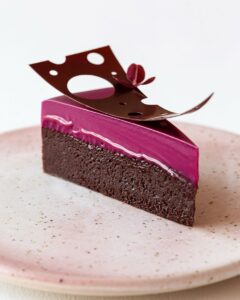 Maja Vase Instagram - Fudgy, flourless and sooo delicious blackcurrant brownie 🙉 Hit the 💕 for recipe!