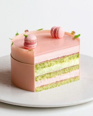 Maja Vase Instagram - 10 layers of rhubarb, pistachio, woodruff, and lime 🍀 My first layer cake in 2023 💕 Definitely not the last ✌🏻
