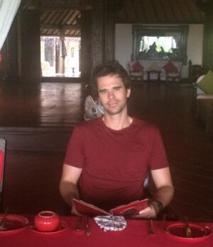 Majandra Delfino Instagram - It’s been a trip. 
.
.
.
Happy 44th @davidwalton .
.
Intrigued with what’s next 🎒🌶️🚁🏮🧧🎈📮📍♥️