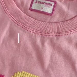 Makayla Rose Hilli Instagram - A day In My Life ku kali ini aku pakai Outfit dari @its3secondkids , Selain model nya lucu-lucu bahan nya adem banget ,nyaman di kulit ku dan pastinya buat anak-anak sangat trendy dan comfy yang terpenting ga bikin iritasi di kulit, 3 second ini size nya start dari usia 4-12 tahun loh.. yang ga kalah oke nya 3second mampu bersaing dengan produk internasional karena sudah ada di 117 kota di Indonesia ..buat yang mau kembaran sama aku atau mau lihat koleksi produk terbaru nya bisa cek langsung ke Instagram nya @its3secondkids