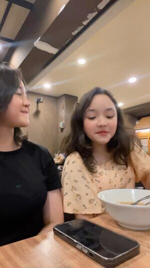 Makayla Rose Hilli Instagram - 🧚🏻‍♀️👭🏼🤍