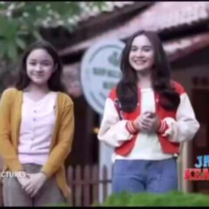 Makayla Rose Hilli Instagram - Induk ayam berkeruyuk
Kenalan yuk….
Sama pemain jalan keadilan
@elinaaaaajoerg DEA
@arnoldleonard05  BILLY
@ialzimarker REHAN 
@anandageorge25 DARMA
@neng_risma ASIH
@bajurisaid rully
Aku sebagai Mutia
JALAN KEADILAN
Senin - jumat 15.20 @officialmnctv
#masyaallahtabarakallah 
#makaylarose 
#makaylarosehilli 
#jalankeadilan