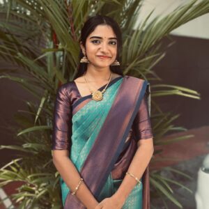 Malavika Manoj Instagram - Swipe left ➡️

🦚✨