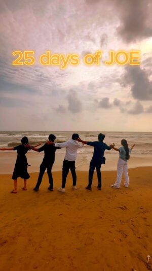 Malavika Manoj Instagram - 25 beautiful days of #joethemovie 💖🫂💙

Much needed reel apdinu Solli Idha panna vechathu @vjrakesh_offl 🫂and @malavika_manojj 💃🏻and me as well 😂 
 Kind cooperation by @kevinfelson 🐿️ Nanba @riswanabegam_7 👦Thambi 😁💖💙 #teamjoe