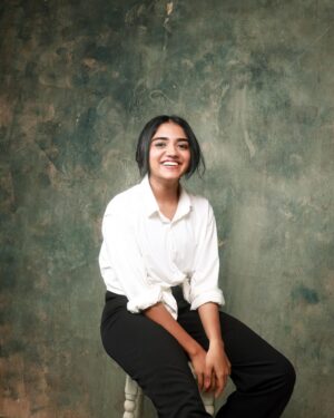Malavika Manoj Instagram - 🤍

Photography: @bhoopalm_official
Makeup: @zai.makeover.studio
Stylist: @ishwaryaalaguvel 
Hairstyle : @preeshahairstylist
Organised by : @tamilmanioffl