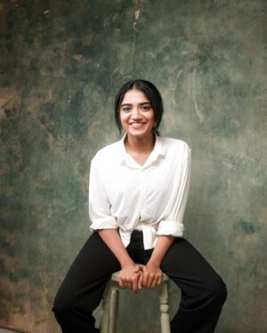 Malavika Manoj Instagram - 🤍

Photography: @bhoopalm_official
Makeup: @zai.makeover.studio
Stylist: @ishwaryaalaguvel 
Hairstyle : @preeshahairstylist
Organised by : @tamilmanioffl