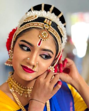 Malavika Manoj Instagram - 💛 

@ranjithpulpatta 💄