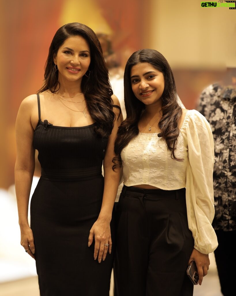 Malavika Sreenath Instagram - Sharing the screen with @sunnyleone Words couldn’t express how lucky I got 🔥 Not even in my wildest dreams I thought I could meet her in person. Acting with her has been a blessing and extremely inspiring ! Feeling so much emotions at once and star struck right now!! Such a humble and kind soul ❤️ For me , every step counts. Overwhelmed, grateful for the journey ✨ Thankyou @satheesh_thanvi for giving me this opportunity ❤️ Forever grateful to you! @sarath_appani you’re a rockstar! Proud to share the screen with you 🫰🏼 @hr_ott Happy and proud to be a part of this great journey!! ❤️ 📷 @sajithrm Thankyou! 🤍