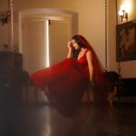 Malavika Sreenath Instagram - रानी ❤️‍🔥 Ft @malavika_sreenath Photography @muzammilmooza Styling @styledbyalbin_ @_a.l.b.i.n MUAH @_anish_makeup_artist Outfit @thunnal Jewellary @adorebypriyanka Location @abad.hotels