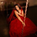 Malavika Sreenath Instagram - रानी ❤️‍🔥 Ft @malavika_sreenath Photography @muzammilmooza Styling @styledbyalbin_ @_a.l.b.i.n MUAH @_anish_makeup_artist Outfit @thunnal Jewellary @adorebypriyanka Location @abad.hotels