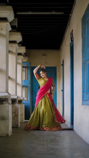 Malavika Sreenath Instagram - Song twist Eppadi ?

Ft | @malavika_sreenath 
Shot and Edited @muzammilmooza 
Styled by @amritha_lakshmi___ @styledby_al_ 
Outfit @pranatistyles 
MUA @exocticmakeover 

(Original Song Credits to the Owner)

#reels #reelsinstagram #tamil #katchisera #mix #tamilsong #trendingreels #efx