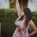 Malavika Sreenath Instagram - Can I go where you go 🌸 Ft @malavika_sreenath Photography @muzammilmooza Styling @styledbyalbin_ @_a.l.b.i.n MUAH @_anish_makeup_artist Outfit @by.albin Bouquet @rose__factory