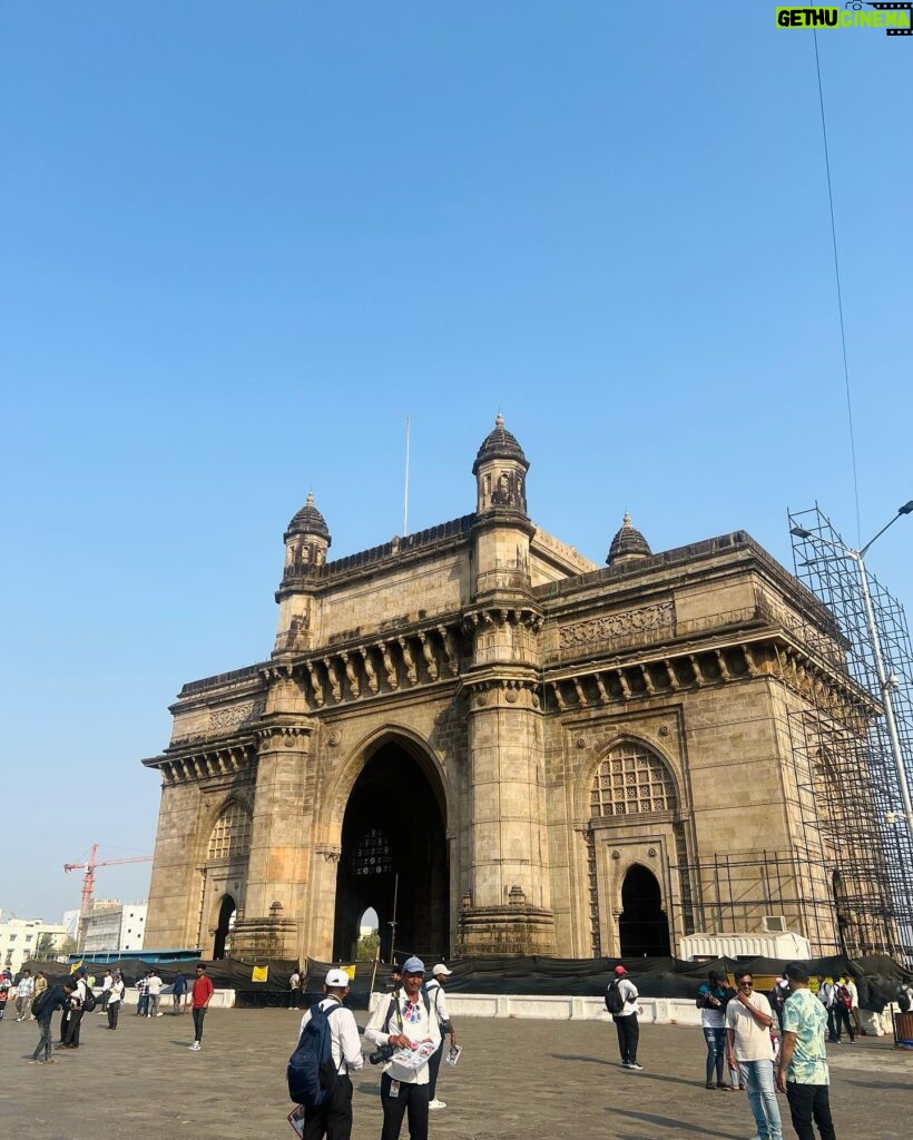 Malavika Sreenath Instagram - चलो बॉम्बे चलते हैं 🫶🏼 Chalo Bombay chalthe hai ✨💌 #mumbai #cityofdreams #bombaymerijaan