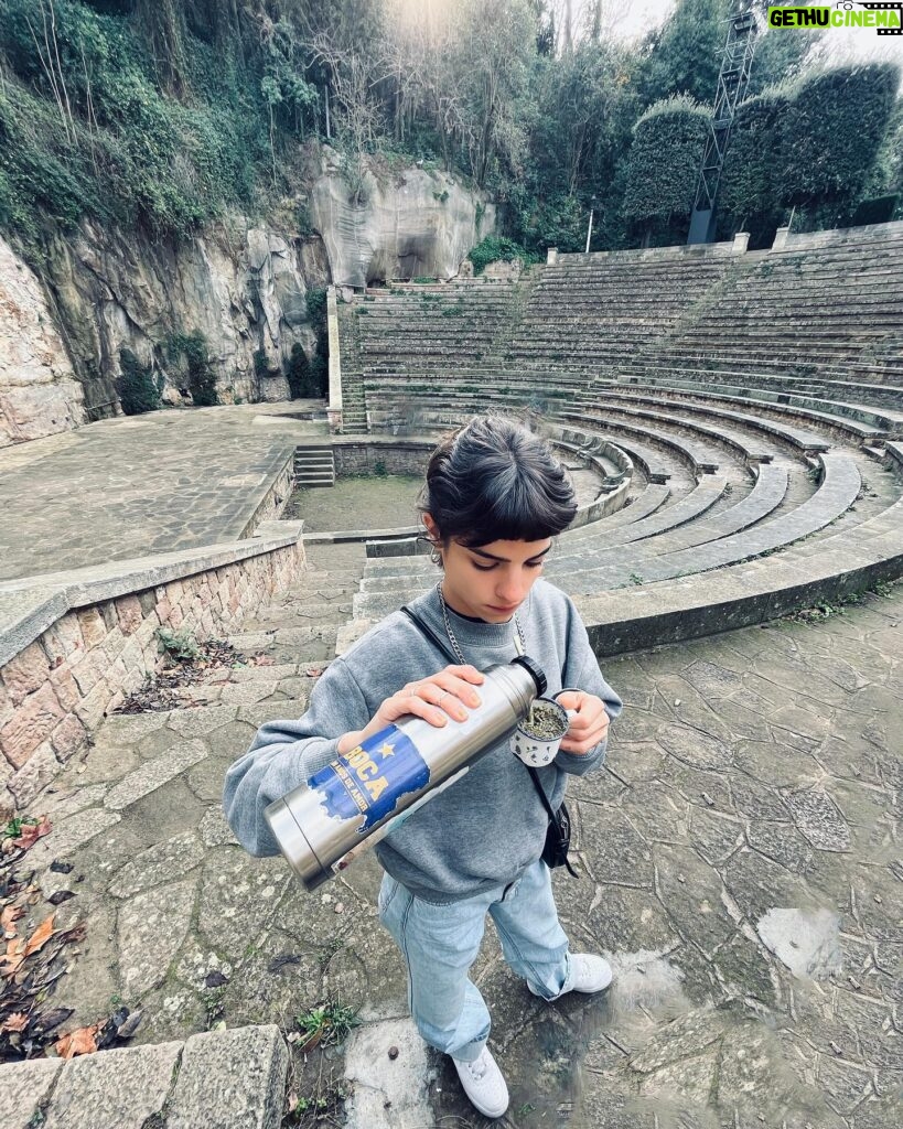 Malena Sánchez Instagram - ✨ El teatro, el mate, boca y coso. Unas que me saco meunamorado y que habían quedado ahí colgadas