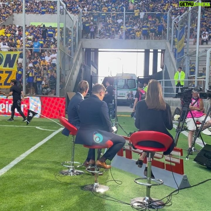 Malena Sánchez Instagram - 💙💛💙 Que fin de semana de emociones, boca te amo “aunque ganes o pierdas no me importa una mierda” -La próxima quiero en la bombonera -Sigo sin poder creerlo -La fotito de @chinasanjuann 🤍 -En el stand de @laysarg con mucha manija de jugar al fútbol -Siempre Diego, también foto de la china -La 12 de mi corazón -Tan yo -Na bueno, que crack -El estadio La Pedrera -La magia de la previa que esta vez la vivi desde un micro pero SIEMPRE BOCAAAAAA BOCA BOCAAAAA Gracias infinitas @laysarg por este fin de semana lleno de sorpresas. Y por la previa con #ProyectoDeLays