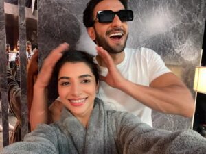 Malhaar Rathod Instagram - Whattay guy !! @ranveersingh !! 🎬🤩
#inbetweenshots #comingsoon #rockythisside