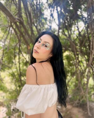 Maliah Arrayah Instagram - i felt cute, i put some glitter on or whatever🥰🫶🏼🖤🦋