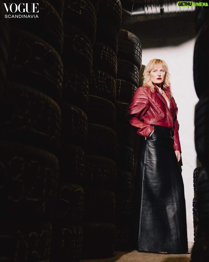 Malin Åkerman Instagram - “Whatever it is that I’m doing, I’m always completely – excuse my French – ‘balls to the wall’,” says @MalinÅkerman and it’s no exaggeration. For her @VogueScandinavia debut, Malin reveals a new side of herself as she steps into the season’s sexiest leather looks and moto-inspired fashion – not only in a nod to her brand new roadrunner release #EttSistaRace, but also to capture how she’s switching things up a gear in a personal and professional metamorphosis. “I want to come out next year with a bang.” Tap the link in @voguescandinavia’s bio to read more. Photographer: @linusmorales Words: @claremcy Stylist : @mariabarsoum Talent : @malinakerman Makeup Artist: @saraerikssonmakeup Hair Stylist: @karolinaliedberg Production: @rebeckathoren