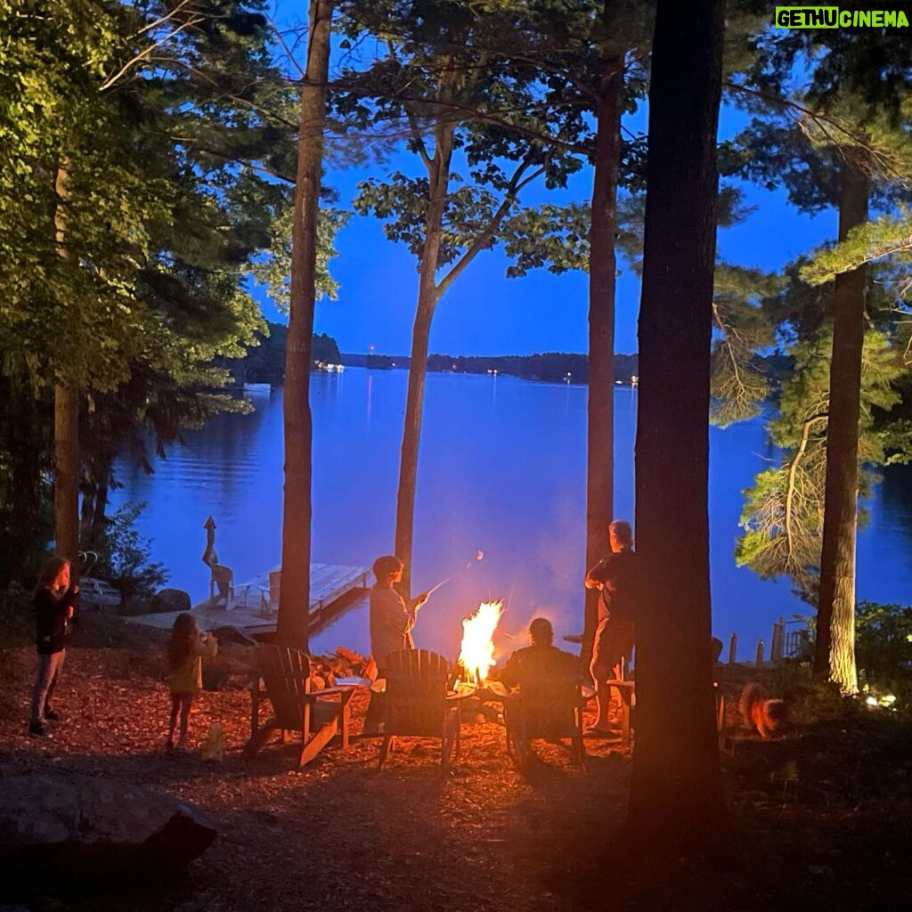 Malin Åkerman Instagram - A little Canadian summer wrap up 🇨🇦 #lakelife #nature #happyplace #friends #family @christiemann1 @tanyajeanpeterson @marcustarnoy @bubbanicholson @carolinejmurray @jennyloufischer