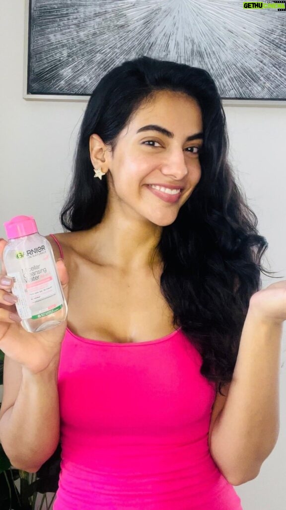 Malina Instagram - My everyday life is shooting outdoors , indoors , at the beach , on the mountains basically everywhere that you could imagine . This hustle bustle along with my trips to gym , long travels leave my skin dirty and dull. But this challenge by @garnierindia has turned to be a boon for hustlers like me . I used the Garnier micellar cleansing water for 5 days and I am in awe . It cleanses my skin so effectively while still being gentle , leaving no residue and the good thing is that it needs no rinse . So when I am on the go I swear by Garnier micellar cleansing water . Try for yourself and you will fall in love too. #CleanseWithMicellar #TrulyCleanSkin #GarnierMicellarWater #MicellarWater #GarnierIndia #Ad