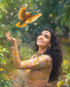 Malina Instagram - A Visual Treat !! ❤️📸 Shot by @prashanth_bionic team. 😄 Drop your Favourites as Shares! 😍🥱 A Pre visualised scene I had in my mind for years now. An idea I was so excited and pumped to shoot, happy to have executed it in 1-2 hours of time we got to shoot this. :) For Shoots, DM/Email us. #BIONICPHOTOGRAPHY Muse @actor_malina Designer @akilaminnu @minnus_boutique Make up @pavihairandmakeup #Indianwedding #teambionic #modelshoot #indianphotography #love #weddingphotography #bts #indianphotography #creativity #tamilbgm #tamilreels #tamilcinema