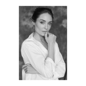 Mallory Jansen Instagram - From my first ever head shots until now, @marijaivkovic is still one of my all time favorite photographers and the most beautiful friend 📷🤍