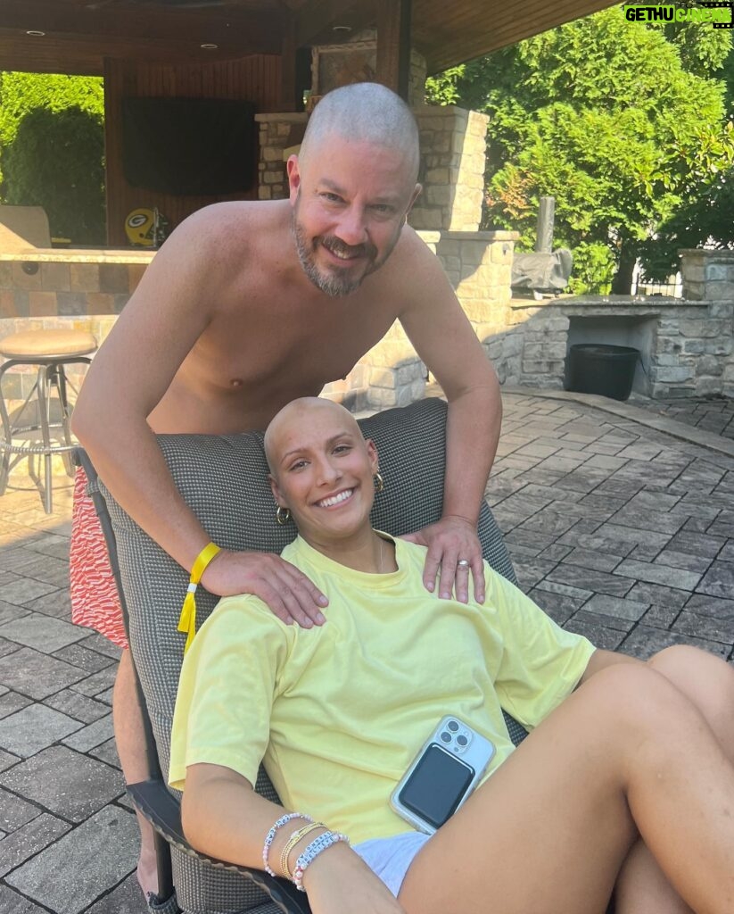 Mallory James Mahoney Instagram - Be sure to swipe to last pic📸 Proud of my Dad representing @kateskrew. @kate.johnson1 we always said you are a skilled stylist!💛💛💛