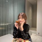 Manaka Shida Instagram – 姉とcafe♡ 雨でかみぱやぱや☔️