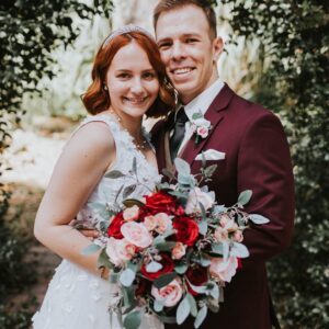 Mandalynn Carlson Instagram - That’s my husband!!!! 😍 married life is amazing 🤩 
.
📷: the amazingly wonderfully talented @rosesandreeds