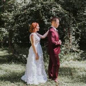 Mandalynn Carlson Instagram - That’s my husband!!!! 😍 married life is amazing 🤩 
.
📷: the amazingly wonderfully talented @rosesandreeds
