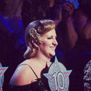 Mandy Moore Instagram - Who’s confused about days? Me!!! The finale isn’t until tomorrow night...classic mix up 🙄 Hope you tune into @dwtsjuniors TOMORROW night, duh...