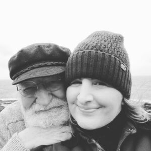 Mandy Moore Instagram - Hangin’ with Mom and Dad this Bday and feeling all the love! Thank you for all the well wishes!! ❤️