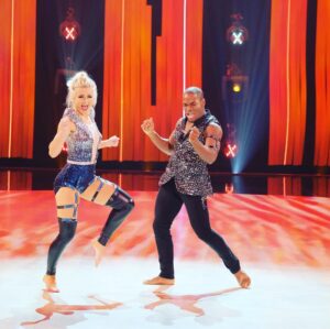 Mandy Moore Instagram - Super proud of @jensenarnold_ and @jayjay_dixonbey it was hot, it was strong, it was JAZZ. Well done you two!!!