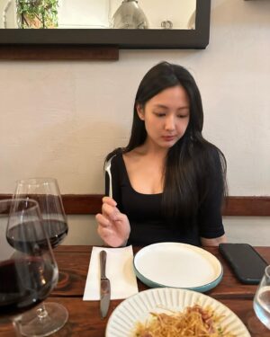 Mandy Tam Man-Huen Instagram - Just some quality time with nice food ✨💗😛

#🍝🤍🍷
#perfectnight