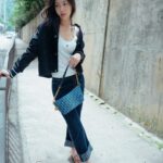 Mandy Tam Man-Huen Instagram – Feeling the city with my Diorstar bag in the new Denim Oblique Jacquard ✨

@Dior #DiorFall24