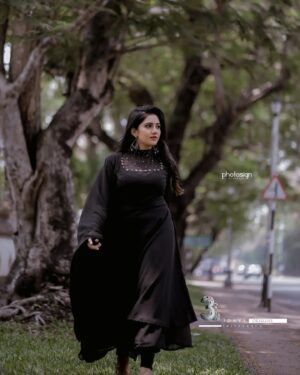 Maneesha Mahesh Instagram - 🖤🖤🖤🖤
📷 @_mis__foxy__ 
👗 @3days_designs 
💄 @manis_makeover__