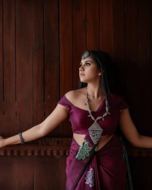Maneesha Mahesh Instagram - ✨

Costume  @swayamvarasilksindia
 
Location @the_travancore_heritage 

Photography @ @abi_fine_shooters 

MUA  @vijilsmakeover 

Styling @leirakuncysiby 

Jewellery @planetjewel