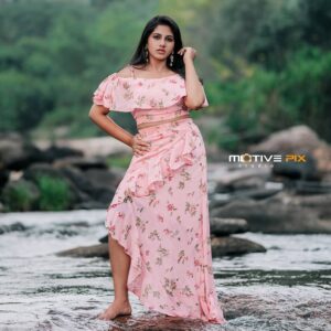 Maneesha Mahesh Instagram - Be your own kind of beautiful ❣#Asianet#actress click @motive_pix_studio