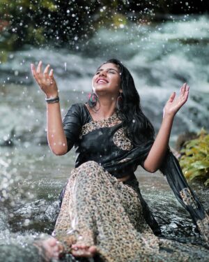 Maneesha Mahesh Instagram - ⚡🌸✨#instagood#naturephotography#photography#actress#padathapainkili#asianet
Click:@bipinkr9