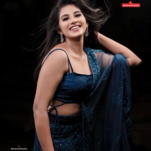 Maneesha Mahesh Instagram - ✨

Costume  @swayamvarasilksindia
 
Location @the_travancore_heritage 

Photography @ @abi_fine_shooters 

MUA  @vijilsmakeover 

Styling @leirakuncysiby 

Jewellery @planetjewel