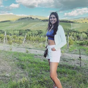 Manisha Yadav Instagram - When you do get a chance to live it up , well then do just that !!! ❤️
#love #life #travel #vacationmode …
1) the kindest “kinda”a person I met ( because he literally let me drive his beauty😛😝🙈). If I were him I wouldn’t do that!! 2)The wineyards of #Tuscany region. 3)candid 4)standing straight , in front of the leaning wonder, (after failing in exercising all kinds of photographic tactics to make an optical illusion of me 
trying to prevent the leaning tower of Pisa from crashing to the floor.) .5) what do I do next ?? 🙄

# TBT #tuesdaymotivation