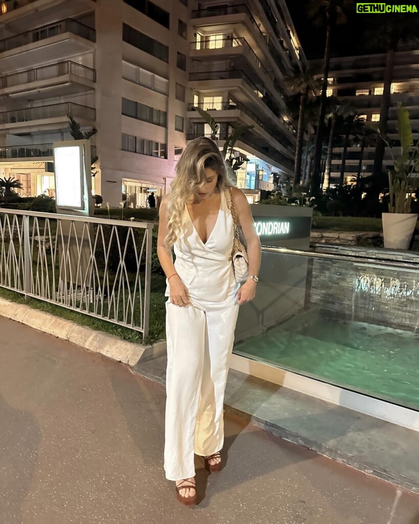 Manon Quadratus Instagram - One night in Cannes 🌴 Vous préférez quelle photo ? #ootd #ootdfashion #look #lookoftheday #cannes