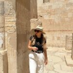 Manon Quadratus Instagram – Vous préférez laquelle ? 1, 2 ou 3 ? 🤍 

Je crois que c’est mon look préféré en Égypte 😍 

#louxor #ootd #ootdfashion #look