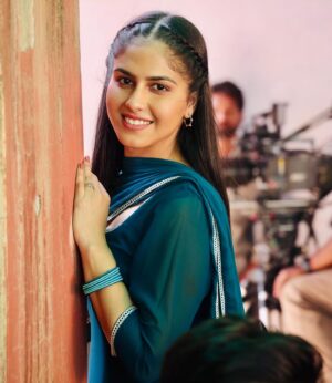 Manpreet Dolly Instagram - Vist your nearest cinemas on 7th June💚RODE COLLEGE💚
.
.
#punjabisuit #suitsalwar #salwarsuits #punjabiswag #punjabigirl #punjabikudi #jatti #att #koka #bomb