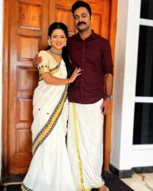Mansi Joshi Instagram - Happy Vishu 2024 from Gautham❤️Nandha and Chandrakantham serial family to everyone ❤️🥰
May only sweet and happiness come in everyone’s life 🪔❤️
@asianet ❤️

#GauthamNanda #Chandrakantham #Asianet #Chandrakanthamserial