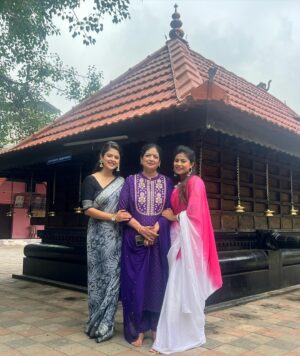 Mansi Joshi Instagram - Amma a very very Happy Birthday to you, you have taught us to be very brave and kind and also many other things ❤️😘 @jyothijoshi2 ❤️ although you have become a kid these days.. Love you a lot Amma 🥰