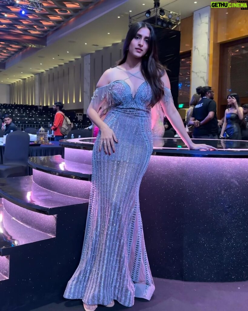Mansi Taxak Instagram - Glowing and growing✨✨ Wearing this beautiful gown by @nikhitatandon ❤️ Clicked by- @saurabh_sonkar @timestalent #timestalent #instadaily #instagram #instagood #trending #trendingreels #explore #explorepage #missworldfinal