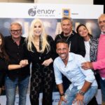 Manuela Pal Instagram - Fin de una temporada increible en @enjoypuntadeleste con un elenco increíble y un equipo soñado! @gimenezsuok se despidió de los escenarios y fuimos parte de ese momento único!! #PielDeJudas Fuimos muy felices! GRACIAS 🙌🏼♥️