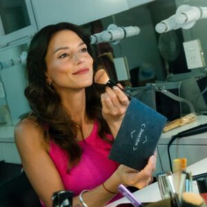 Manuela Pal Instagram - Últimas semanas de @laverdad.rgb 🙌🏼 háganse el favor de ir al teatro! 🎭 los esperamos en el @teatroapolook con @cachetesierra @candelivetrano @fonzista